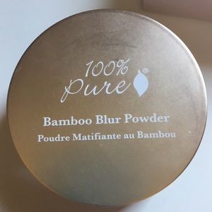100% Pure bamboo blur powder in light
